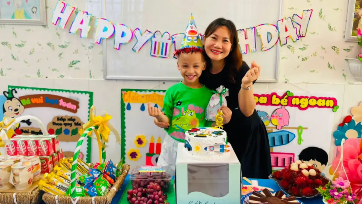 Sinh nhật vui nhộn của bé Phúc Lâm tại Mầm non Hoàng Kim
