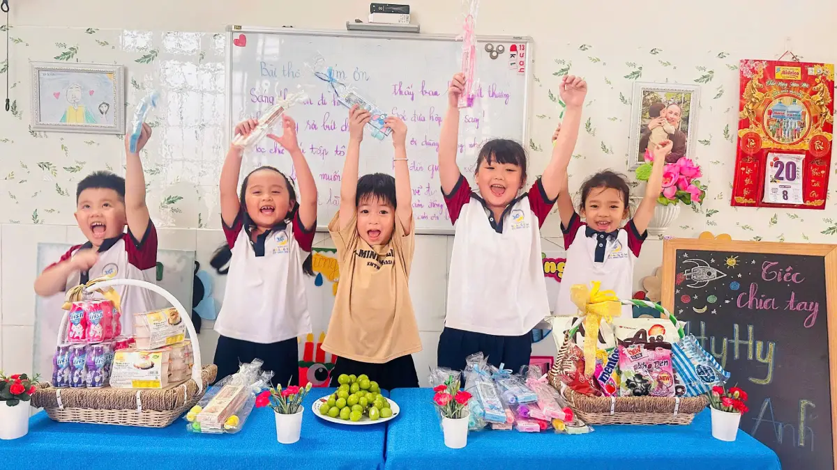 Tiệc chia tay bé Hy Hy vào lớp 1 – Lưu giữ những khoảnh khắc yêu thương