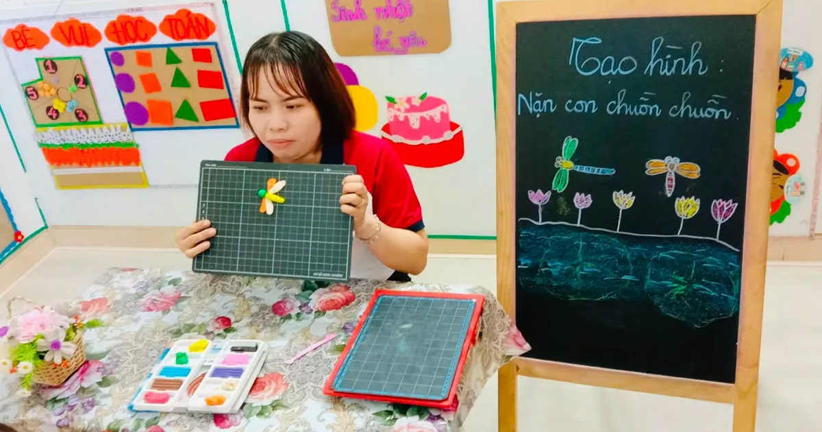 Hoạt động buổi sáng của lớp Gấu Xám tại Mầm non Hoàng Kim