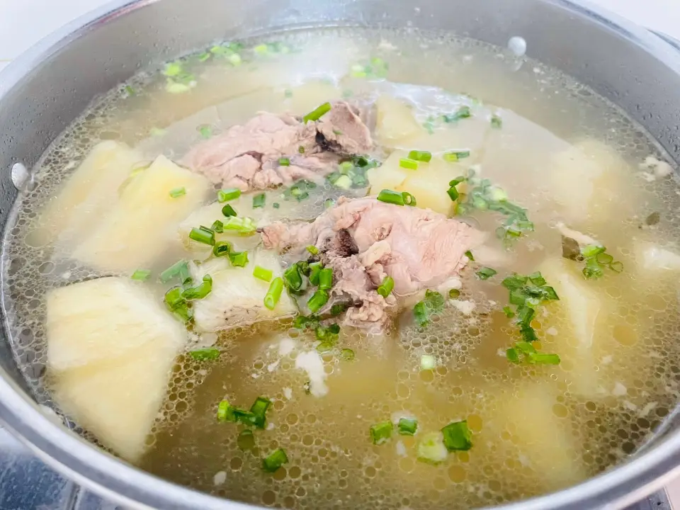 Món sa kê hầm xương từ trái sa kê trong vườn trường