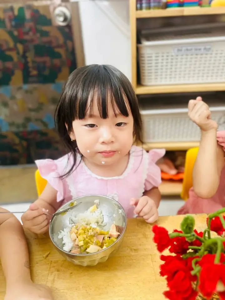 Các món ăn trong thực đơn bữa trưa tại Mầm non Hoàng Kim