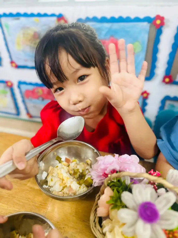 Bữa trưa ngon miệng và nhiều dinh dưỡng dành cho bé