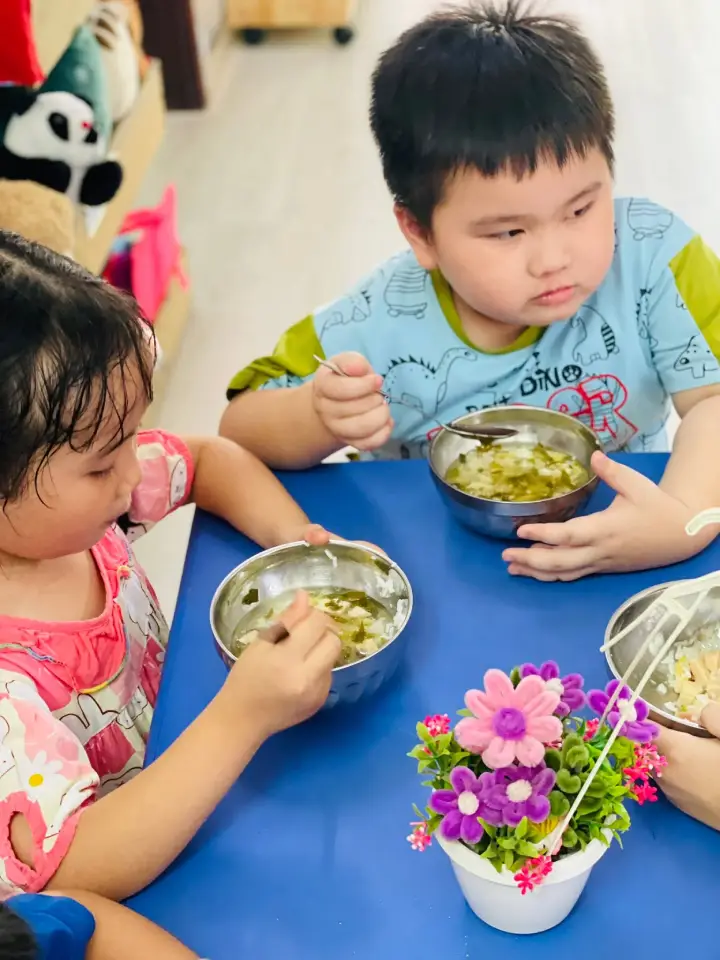 Bữa trưa ngon miệng và nhiều dinh dưỡng dành cho bé