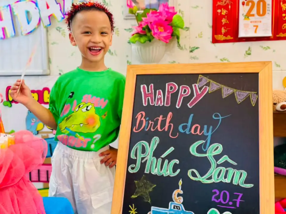 Bảng chúc mừng sinh nhật bé Phúc Lâm tại lớp
