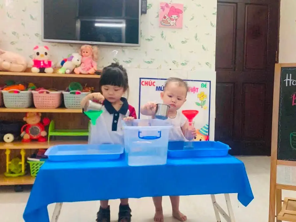 Giờ học phát triển kỹ năng của lớp Sóc Nâu tại Mầm non Hoàng Kim
