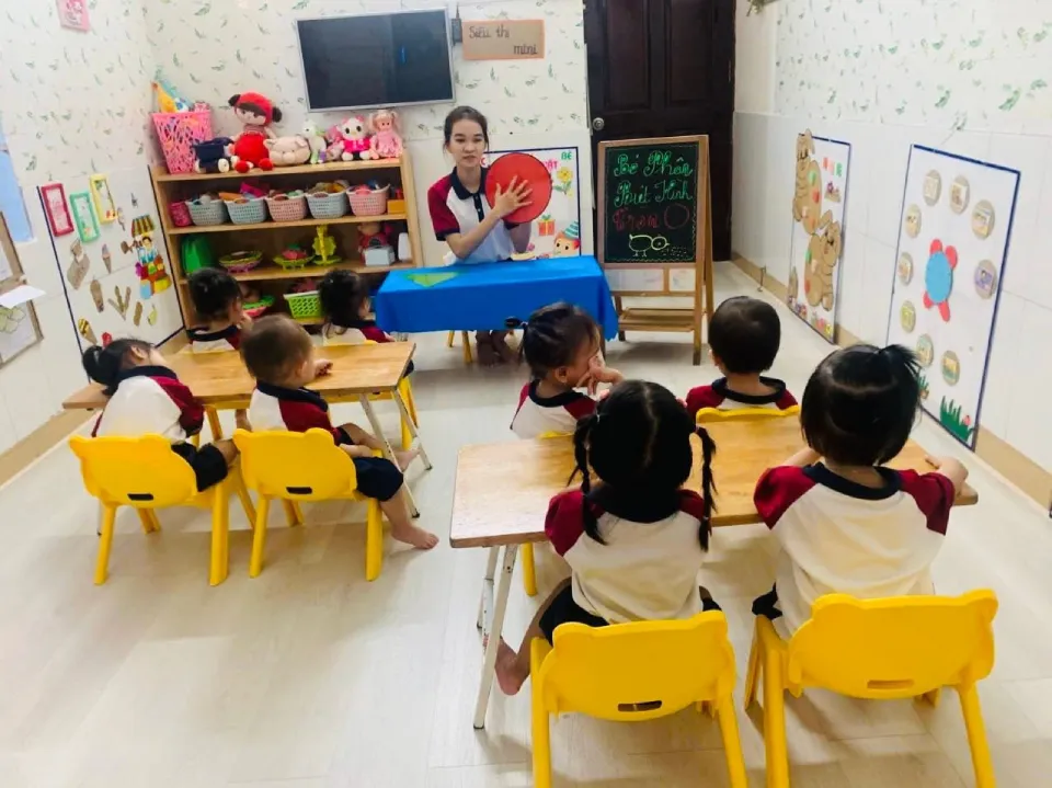 Hoạt động nhận biết phân biệt tại lớp Sóc Nâu
