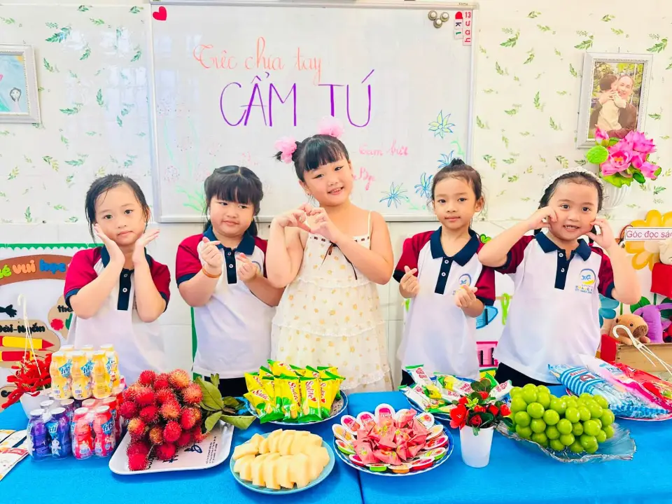Bé Cẩm Tú trước hành trình bước vào lớp 1