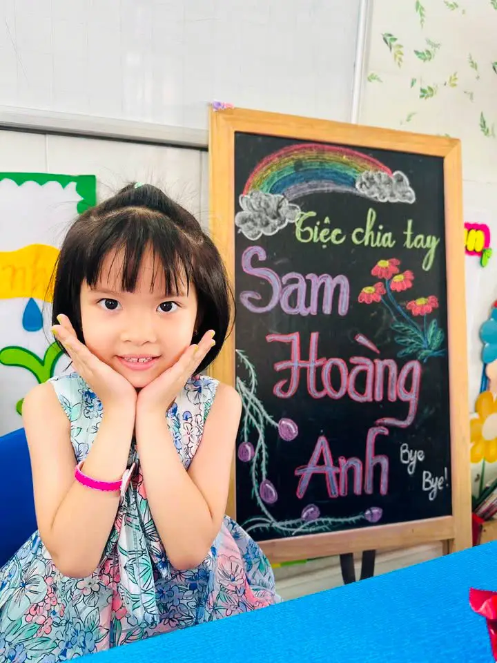 Tiệc chia tay bé Sam Hoàng Anh