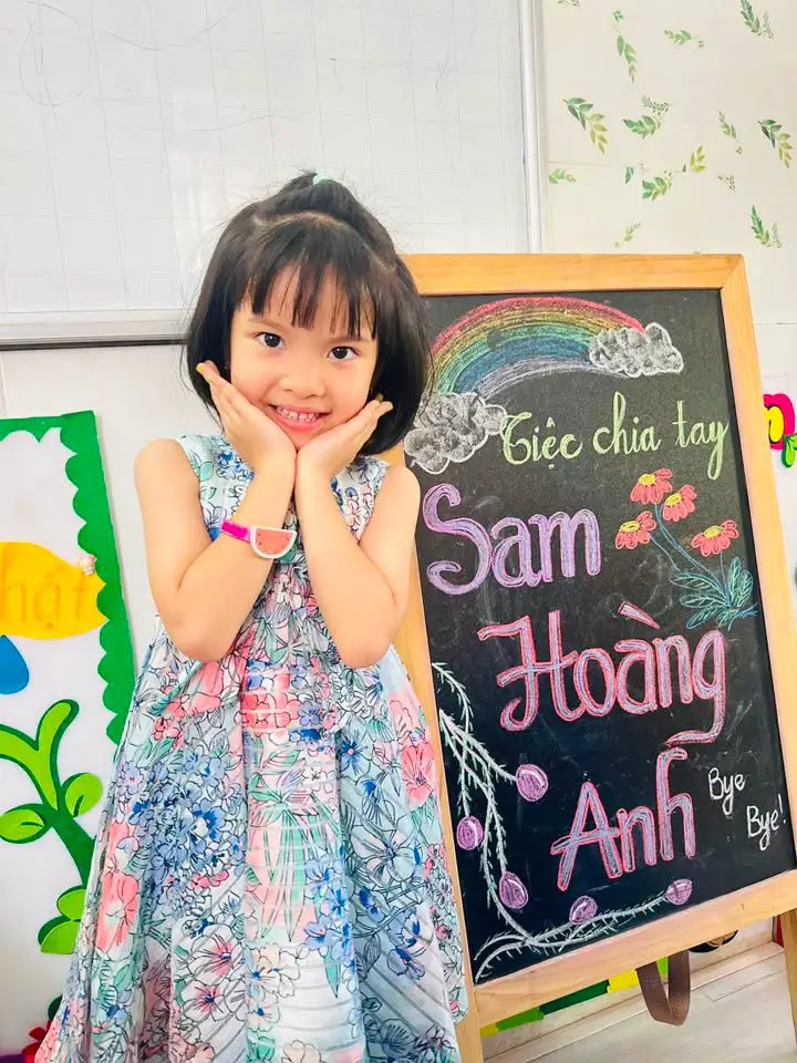 Tiệc chia tay bé Sam Hoàng Anh