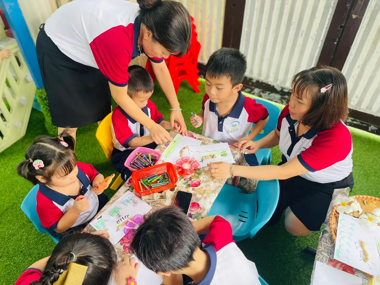 Khám phá thế giới Côn trùng quanh bé