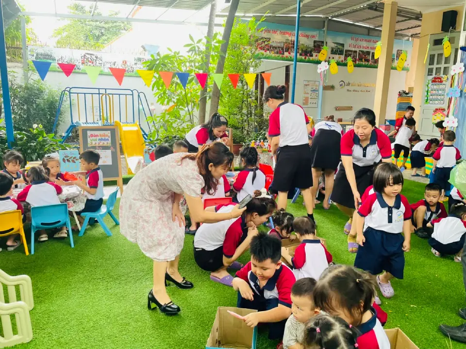 Khám phá thế giới Côn trùng quanh bé