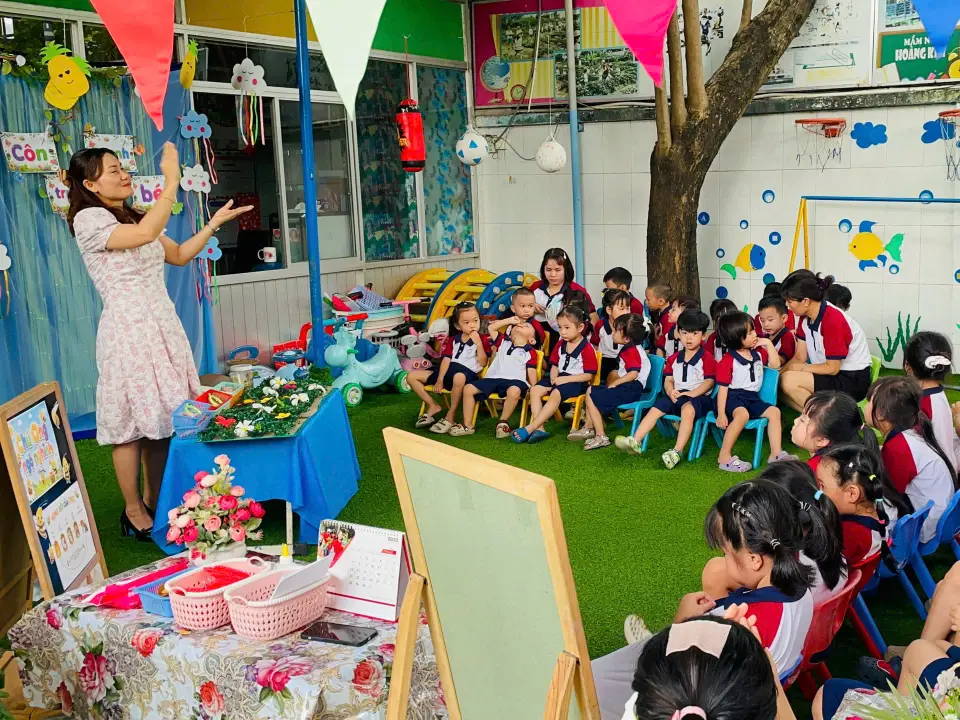 Khám phá thế giới Côn trùng quanh bé
