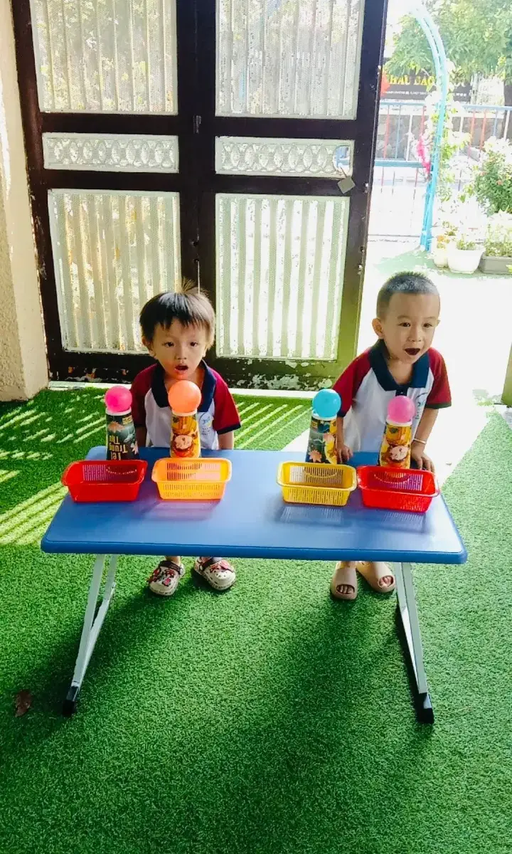 Hoạt động vận động vui nhộn của lớp Gấu Xám