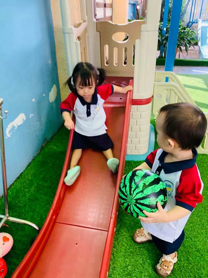Vận động lớp Thỏ Trắng