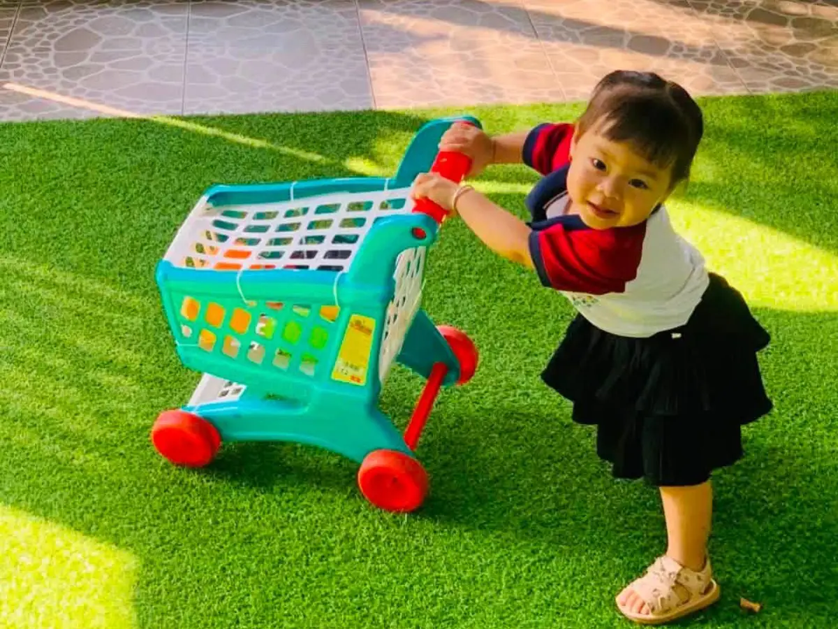 Khoảnh khắc đáng yêu của các bé Sóc Nâu khi vui chơi